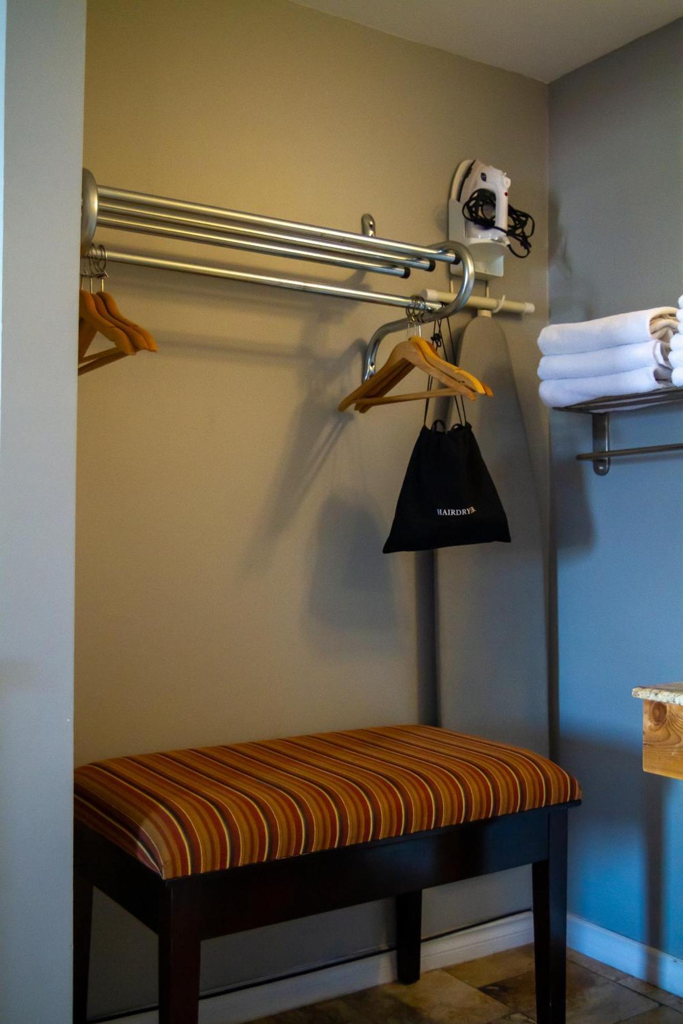 Saxony Motel Chatham-Kent Экстерьер фото