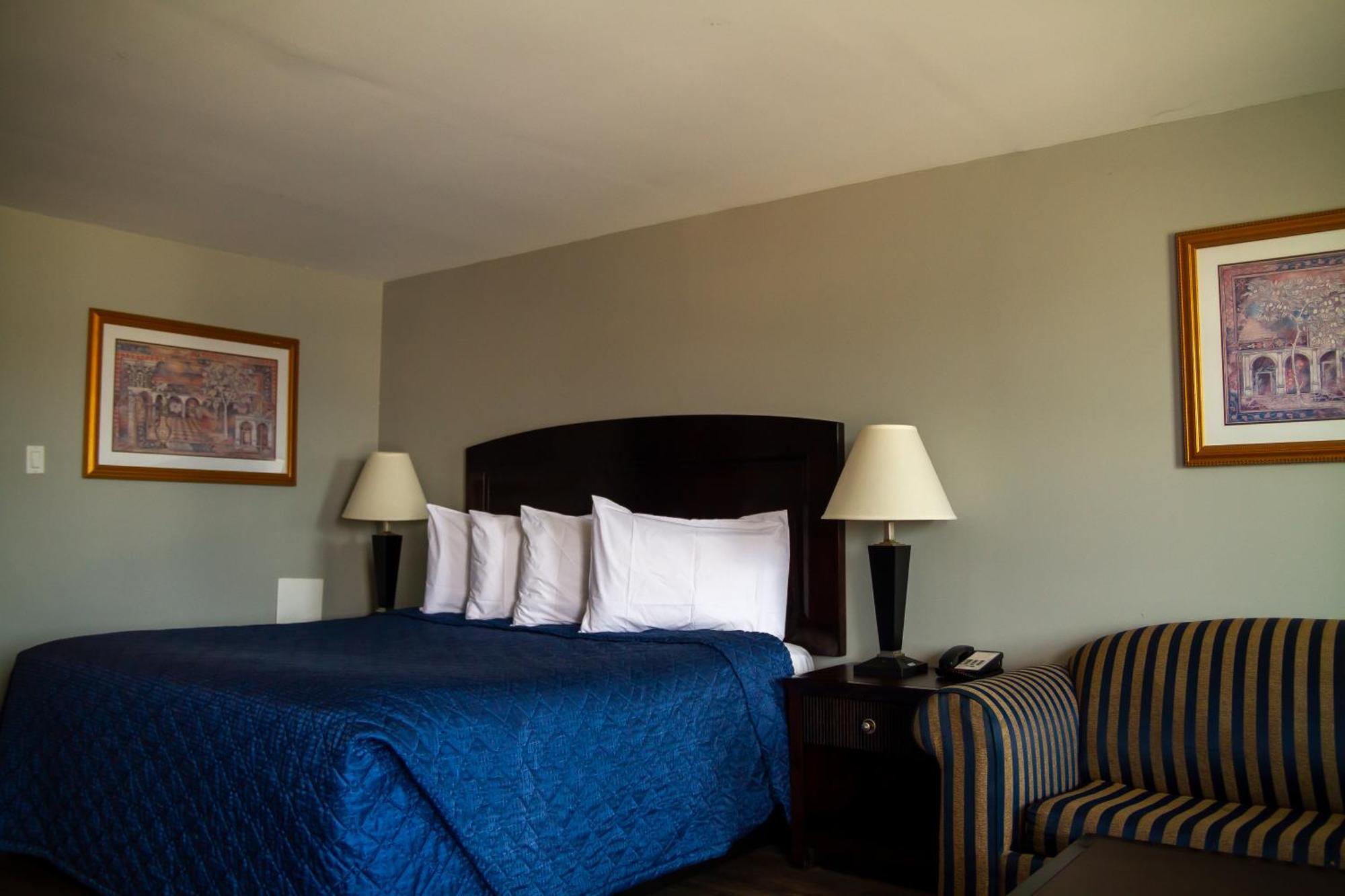 Saxony Motel Chatham-Kent Экстерьер фото
