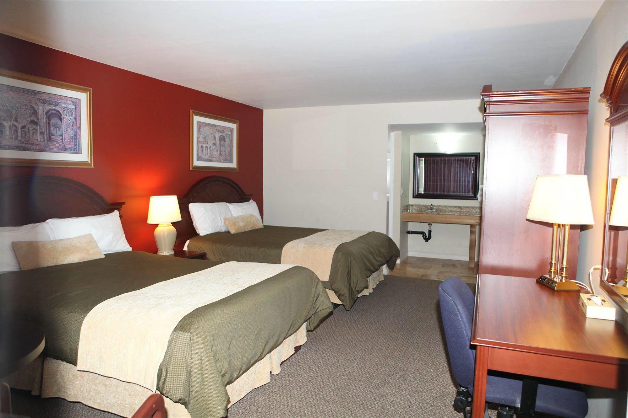 Saxony Motel Chatham-Kent Экстерьер фото